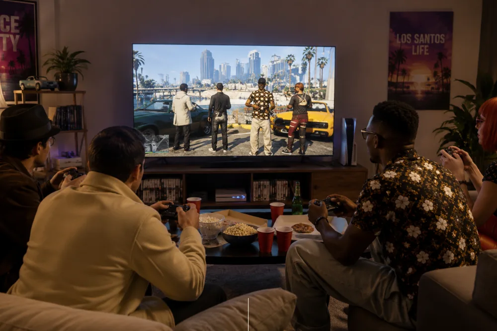 friends-playing-gta-game
